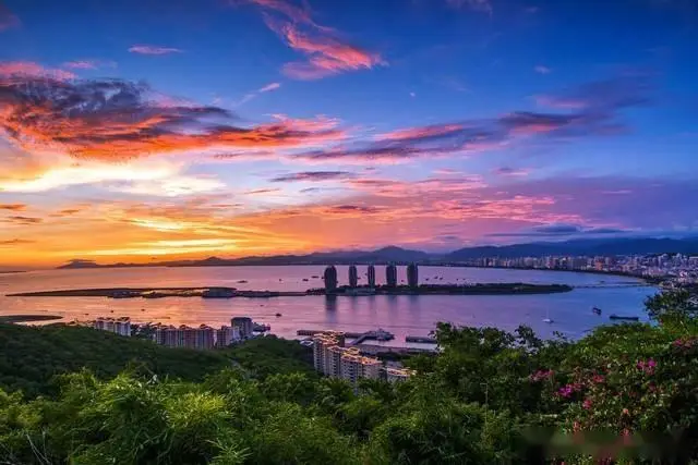 三亚精品高清影院的影片质量如何_三亚必打卡景点_南山文化旅游区攻略